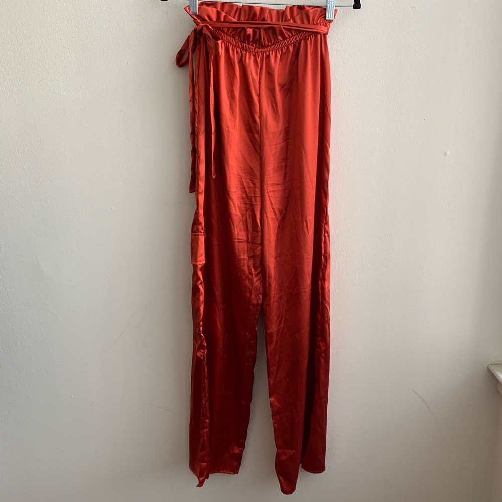 Fashion Nova Satin Crop Top and Pant Set Medium - Picture 4 of 9